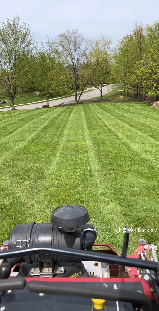 Custom lawn mowing service experts serving Valencia, PA - Jr’s Landscaping