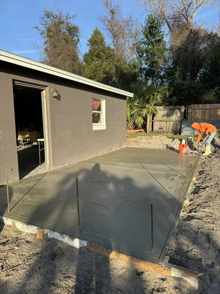 Affordable outdoor landscaping experts serving Deltona, FL - Jr’s Lanscaping & Home Improvement