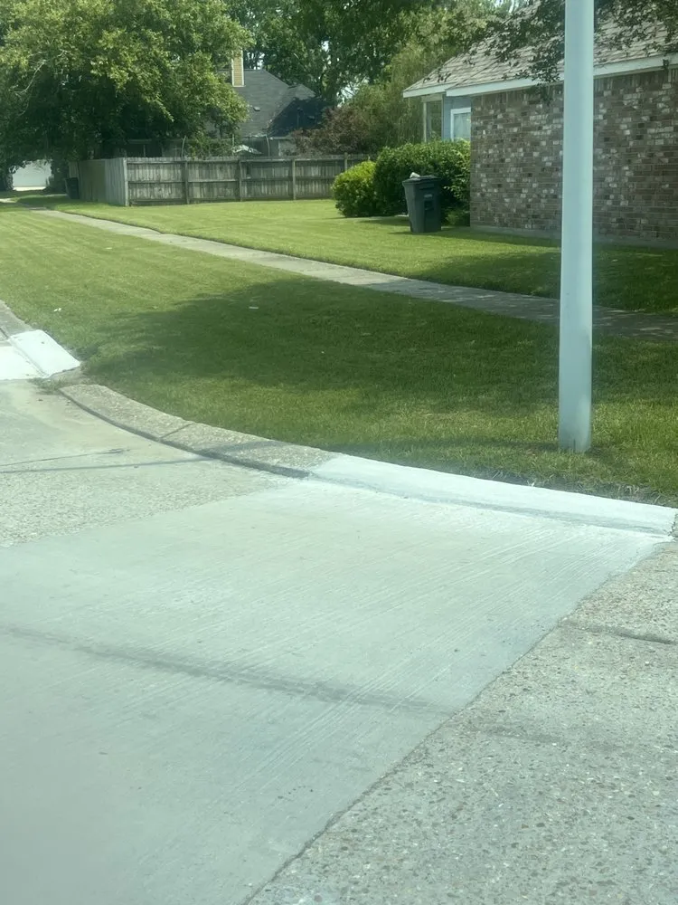 Professional landscape installation in Baton Rouge, LA by J.R.’s Lawn and Landscaping