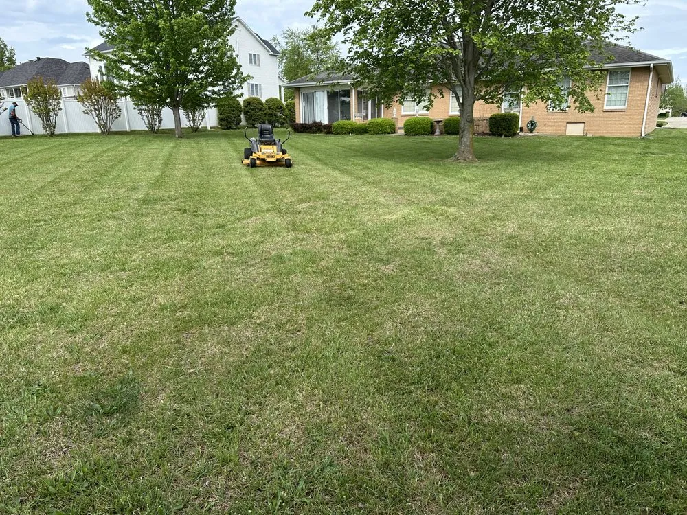 Custom garden landscaping for beautiful yards in Saint Louis, MO by JR’s Lawn Care