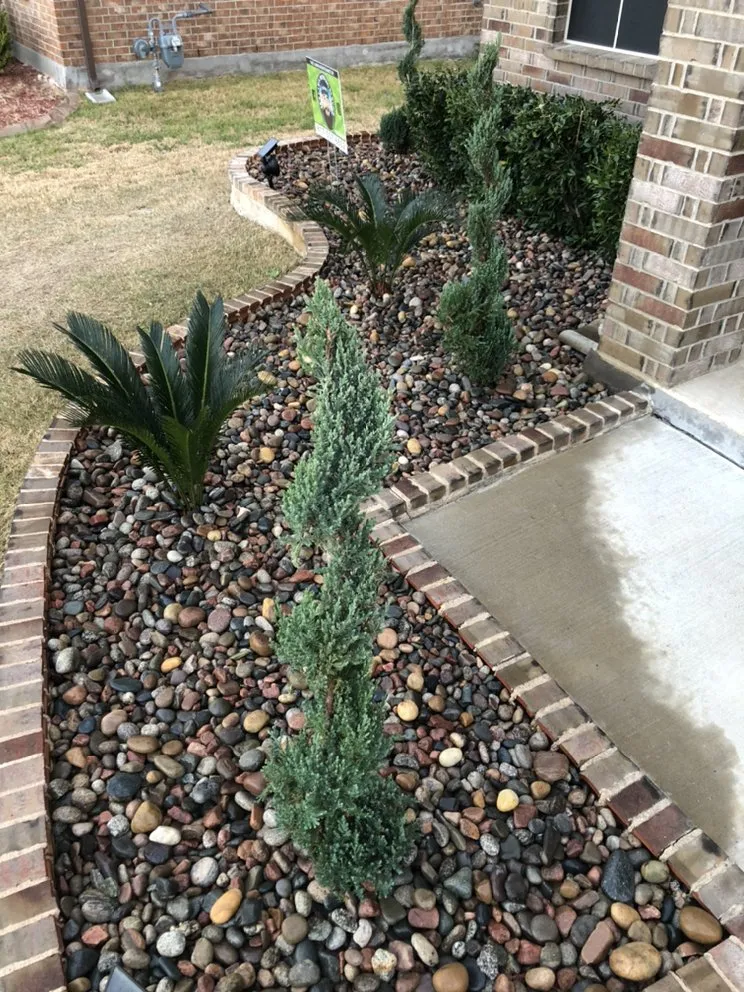 Custom yard cleanup service for beautiful yards in Saginaw, TX by JRs Lawn Mowing Service