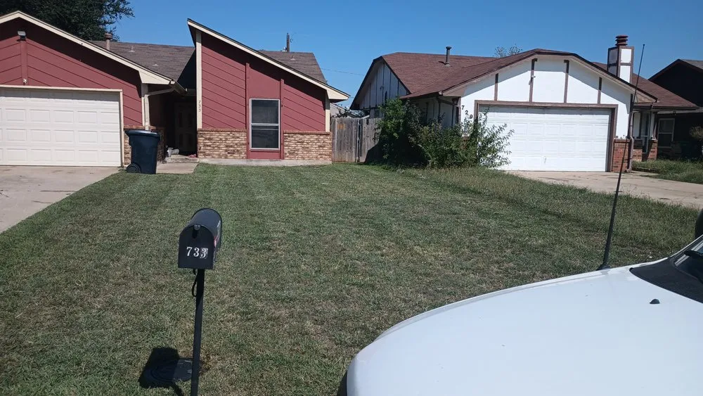 Top-rated yard maintenance in Oklahoma City, OK by J.R.'s lawn service