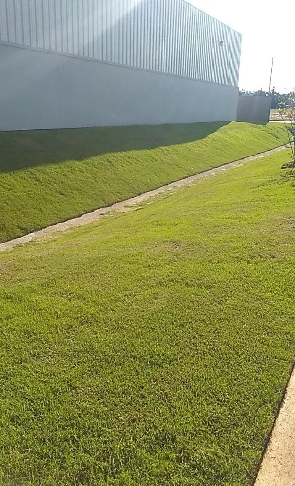 Local garden landscaping for beautiful yards across Oklahoma City, OK - J.R.'s lawn service