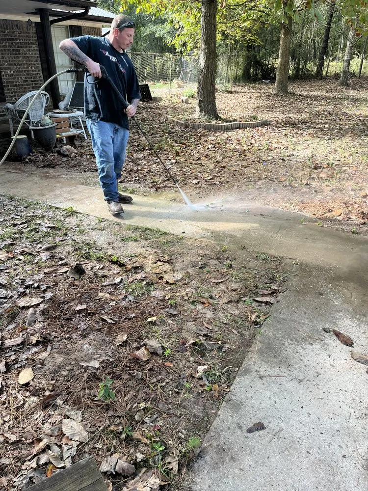 Trusted yard maintenance experts serving Splendora, TX - Jr’s Pressure Washing