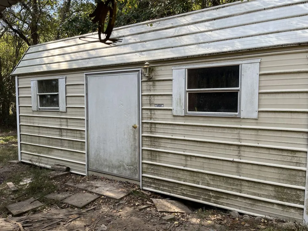 Custom lawn care service experts serving Splendora, TX - Jr’s Pressure Washing