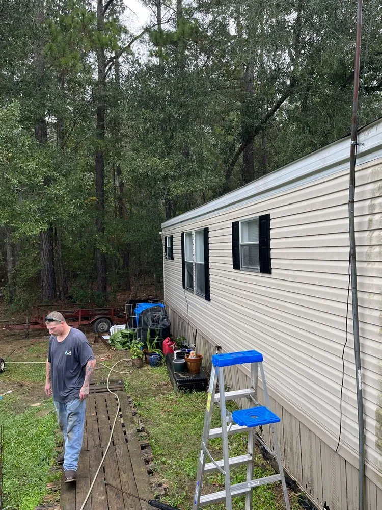 Reliable garden landscaping in Splendora, TX by Jr’s Pressure Washing