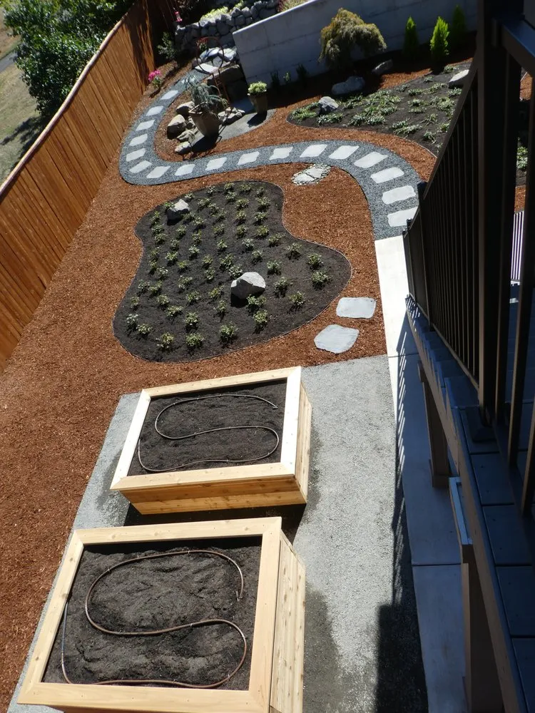 Professional yard maintenance experts serving Vancouver, WA - J's Custom Landscaping