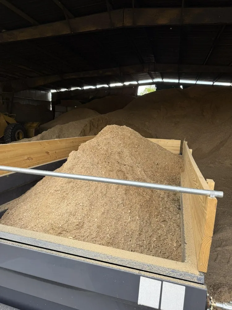 Custom residential landscaping experts serving Garrettsville, OH - J&S Land and Dump Trailer Services