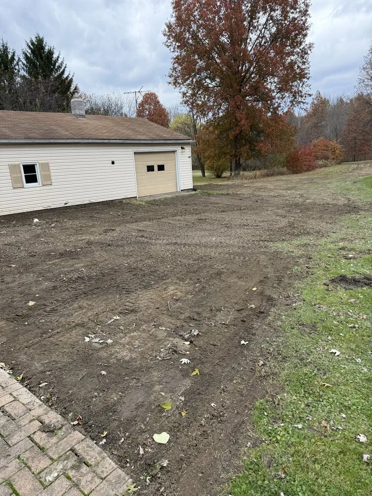 Top-rated lawn care service experts serving Garrettsville, OH - J&S Land and Dump Trailer Services