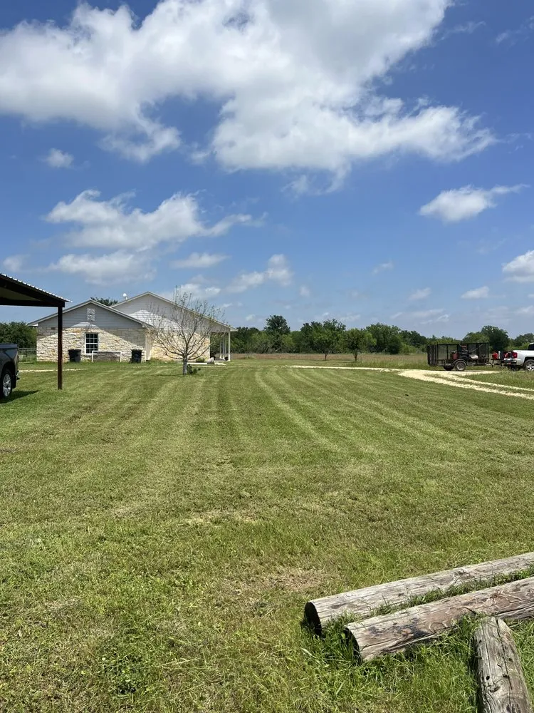 Reliable lawn mowing service in Del Valle, TX - JS Landscaping