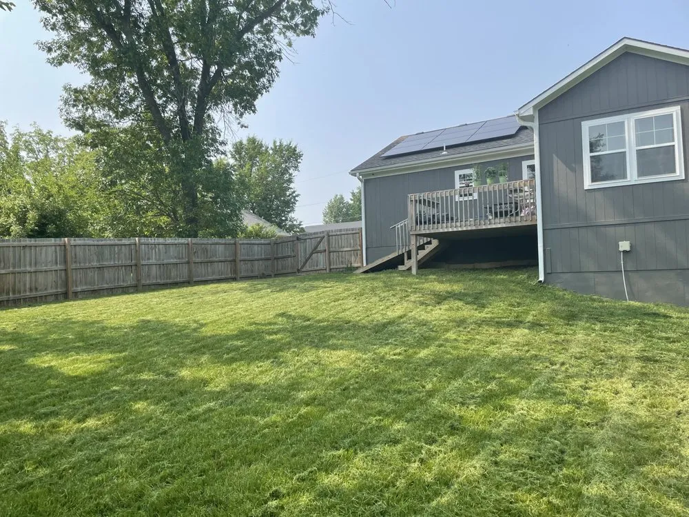 Reliable yard maintenance in Independence, MO by J's Lawn Care