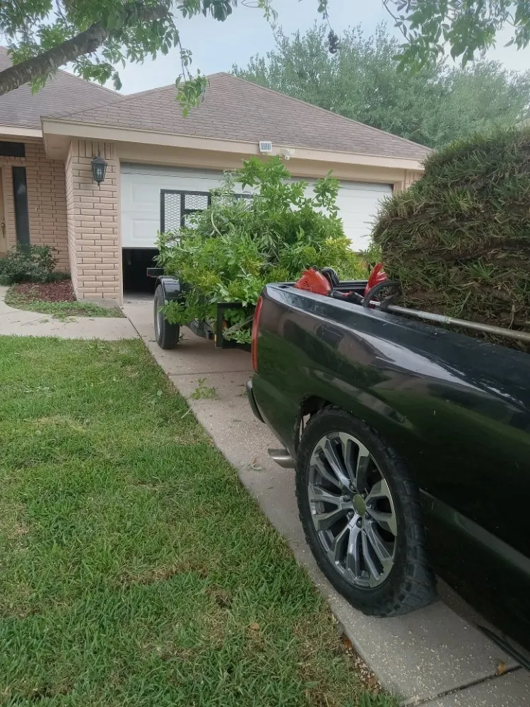 Trusted lawn care service in Edinburg, TX - J's Lawn Care Service