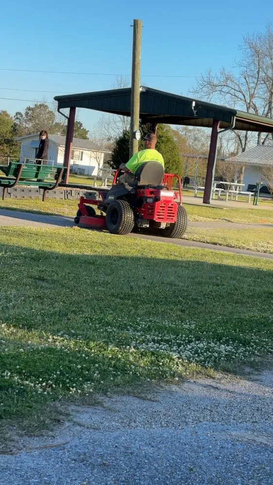 Custom lawn mowing service experts serving Geneva, AL - J&S Lawn Care Services