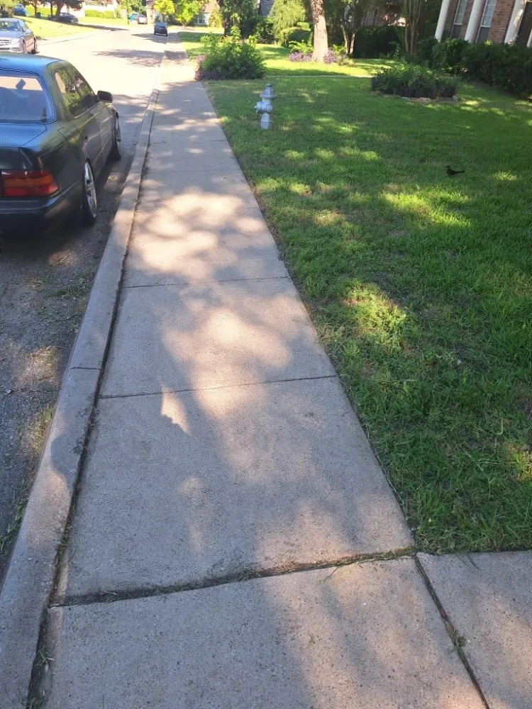 Trusted lawn mowing service experts serving Cedar Hill, TX - J's Lawn Service