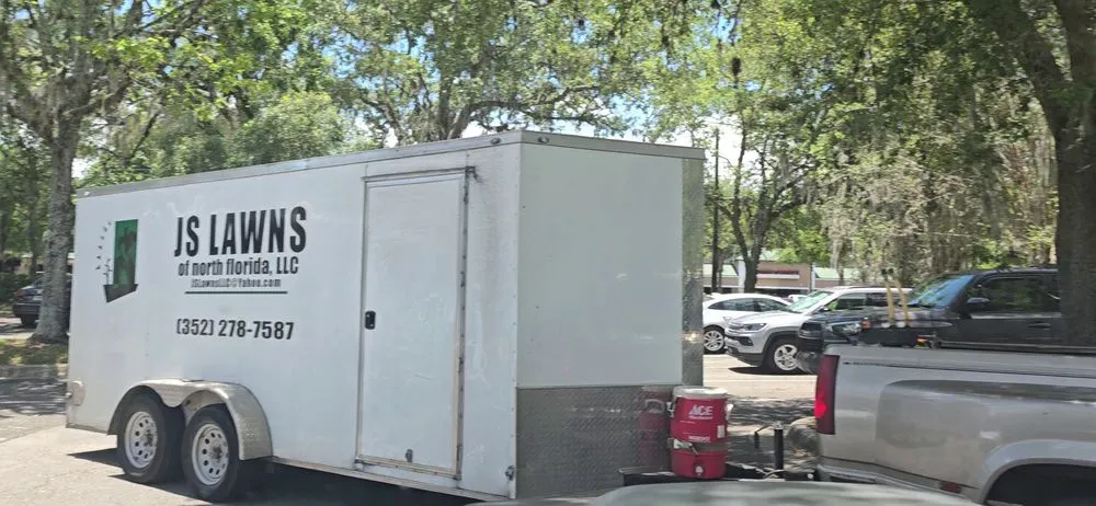 Local yard cleanup service in Newberry, FL by JS Lawns Of North Florida