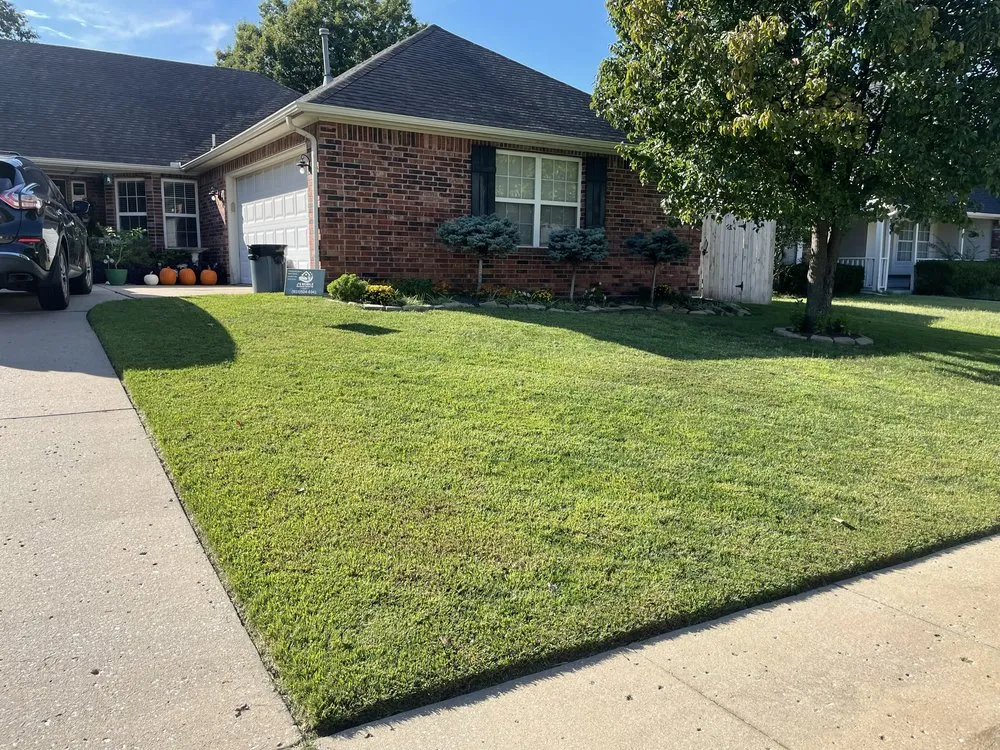 Expert yard maintenance near you across Broken Arrow, OK - J’s Mobile Pressure Washing