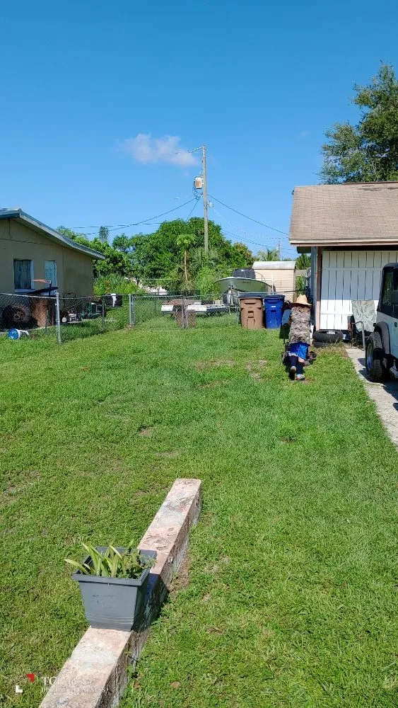 Expert lawn care service experts serving Lehigh Acres, FL - J's Mow And Grow