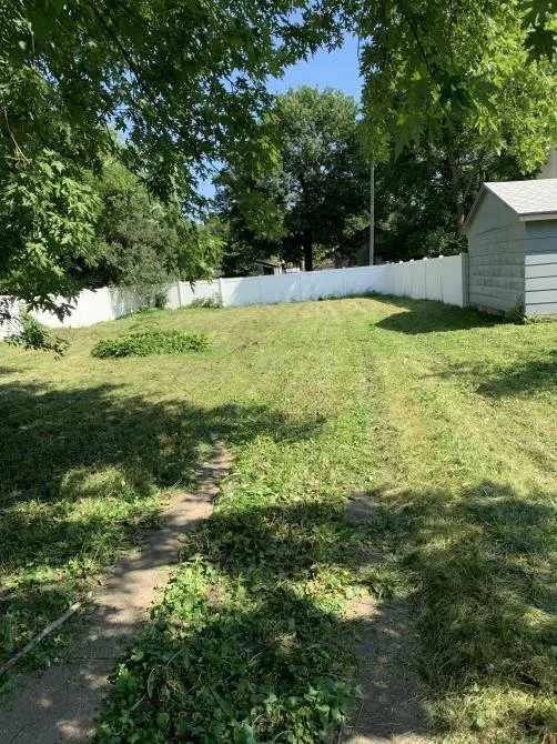 Custom yard cleanup service for beautiful yards across Independence, IA - J's Property Maintenance