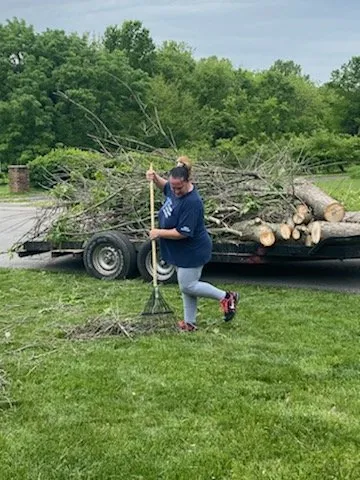 Professional lawn care service experts serving Fountain Run, KY - J&S Tree and Stump Removal