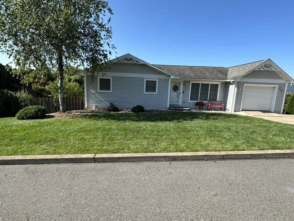 Professional yard maintenance in West Wyoming, PA - JSE Landscaping