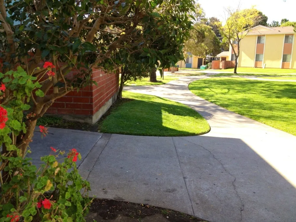 Expert garden landscaping in Fairfield, CA by JSL Landscaping & Maintenance