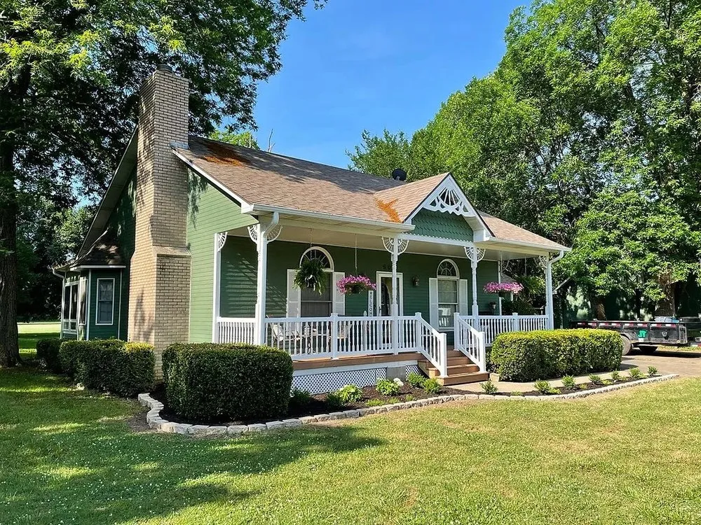 Reliable yard maintenance experts serving Pittsburg, KS - JT Companies