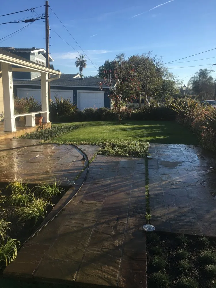 Expert lawn mowing service in Los Angeles, CA - JT Landscaping