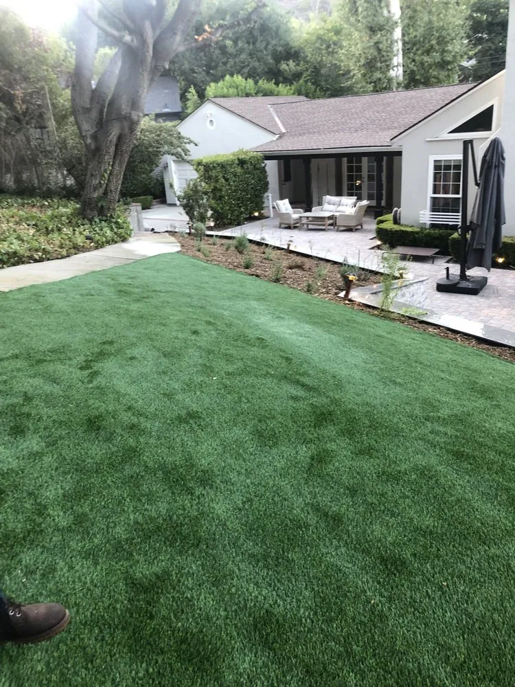 Local lawn mowing service experts serving Los Angeles, CA - JT Landscaping