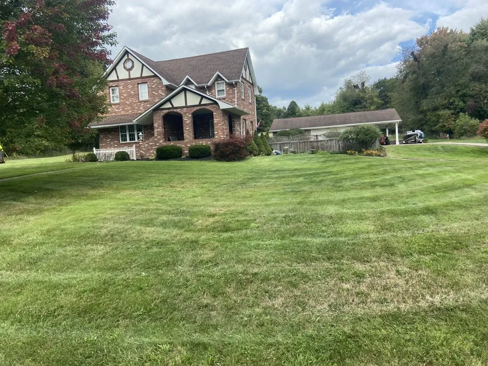 Local yard maintenance in Canton, OH by JT Lawn Care
