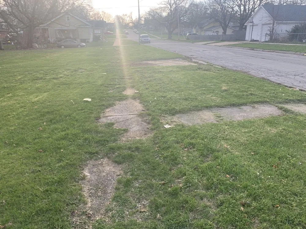 Top-rated yard cleanup service in Rockford, IL - J&T Lawn Care