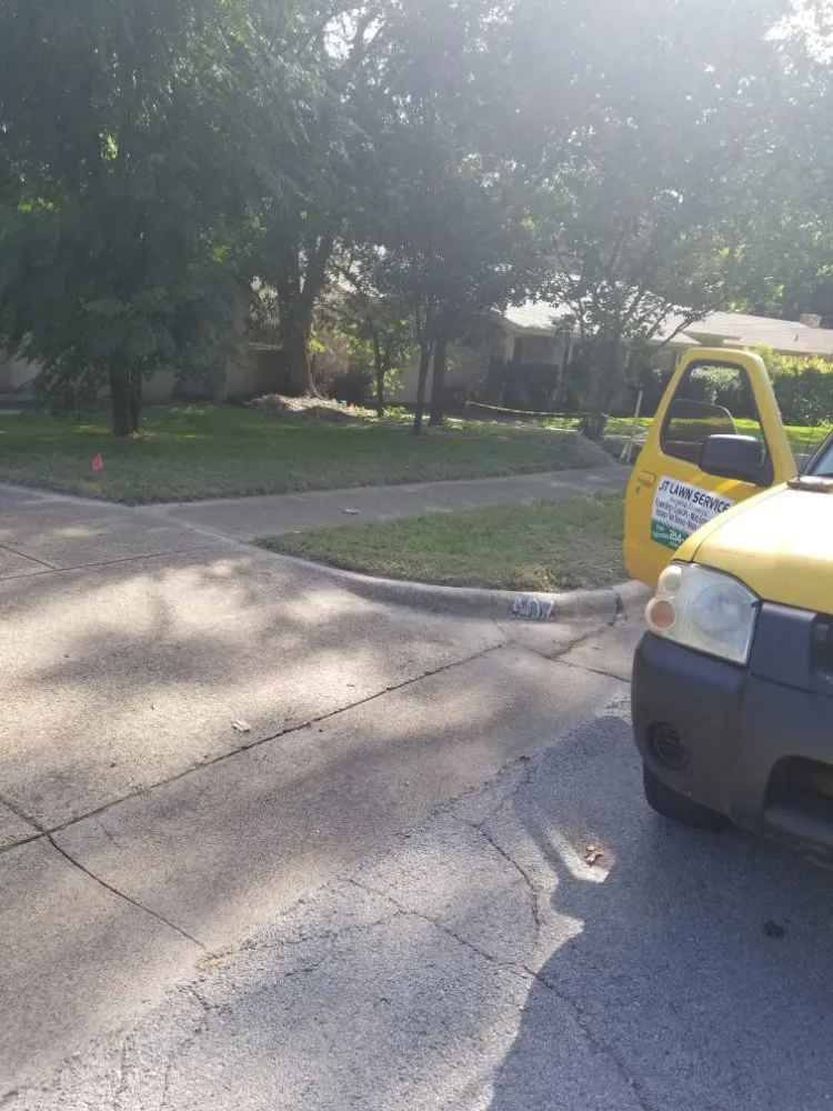 Professional lawn mowing service in Duncanville, TX by JT Lawn Service