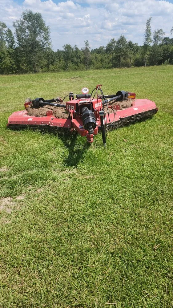 Affordable lawn care service experts serving Foxworth, MS - J&T Maintenance