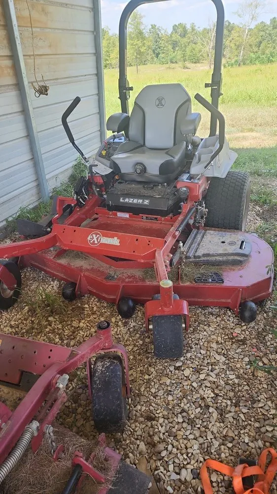 Top-rated lawn mowing service for beautiful yards across Foxworth, MS - J&T Maintenance