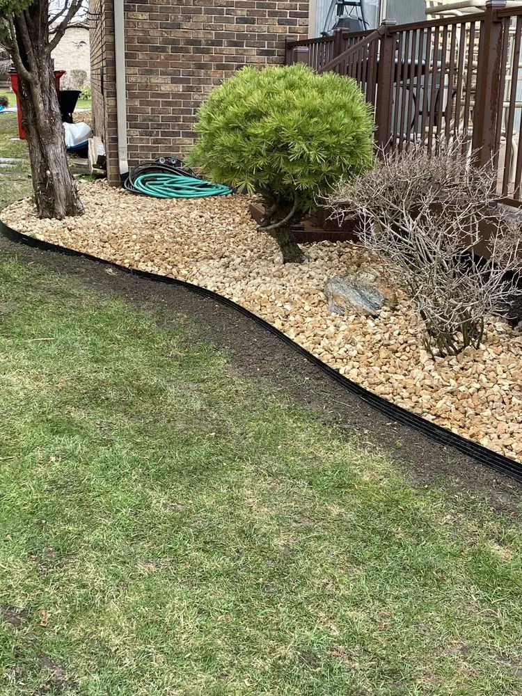 Affordable garden landscaping in Saint Clair Shores, MI - JTH Lawn care and Landscaping