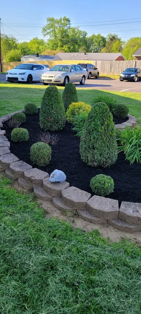 Local garden landscaping in Owensboro, KY by Jthomas Lawn Care Services
