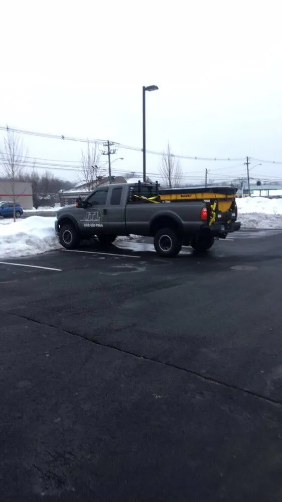 Custom landscape installation experts serving Meriden, CT - JTL Landscape Solutions