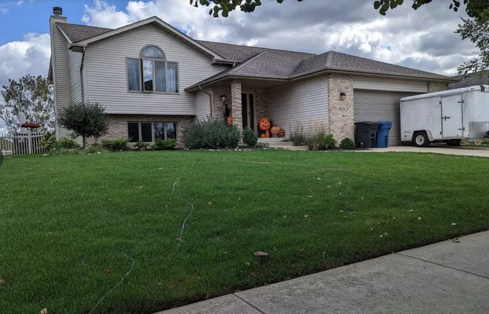 Reliable lawn mowing service in Crown Point, IN by JTLK Turf