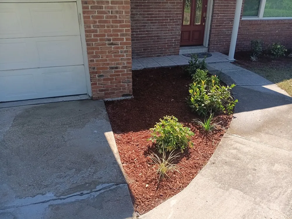 Custom residential landscaping experts serving Eloise, FL - JTS Landscaping and Pressure Washing