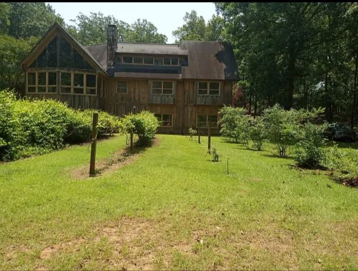 Top-rated lawn mowing service experts serving Villa Rica, GA - JT's Lawn & Maintenance