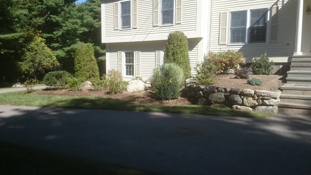 Professional garden landscaping experts serving Auburndale, MA - Juan Carlos Caruso Landscaping & Snow Plowing