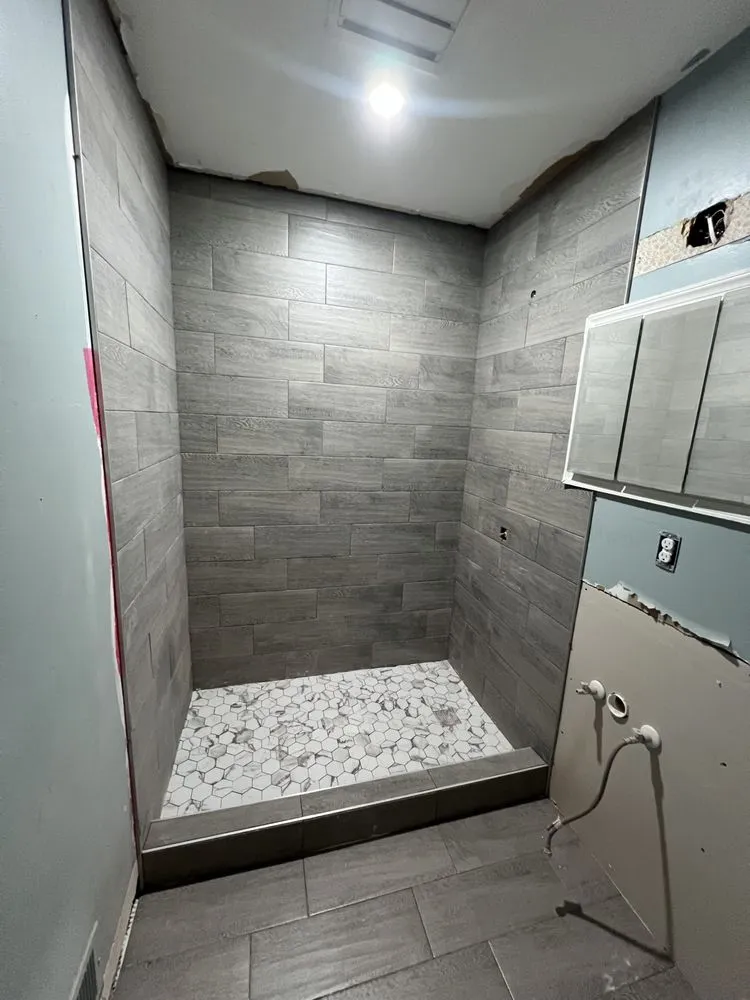 Local lawn mowing service experts serving Sterling, VA - Juan Construcción