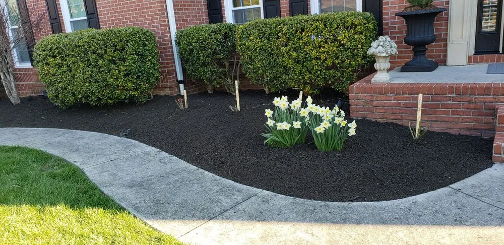 Affordable landscape design experts serving Knoxville, TN - Juan Francisco Landscaping