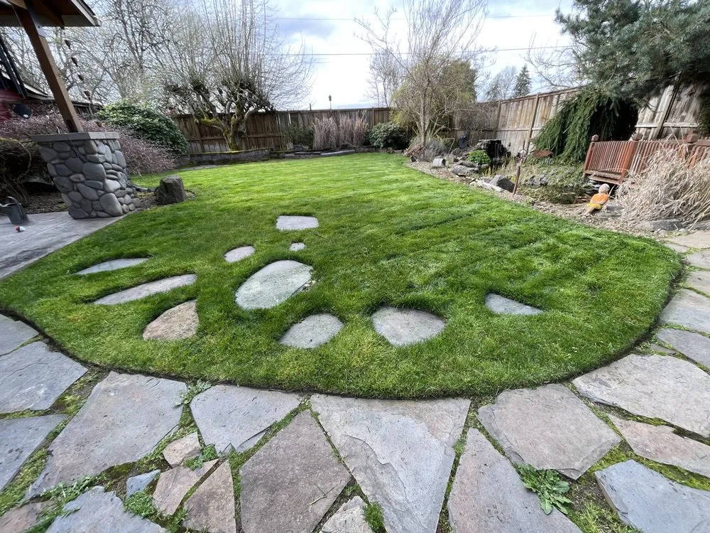 Reliable residential landscaping in Springfield, OR by Juan Godoy’s Landscape and Cleaning Services