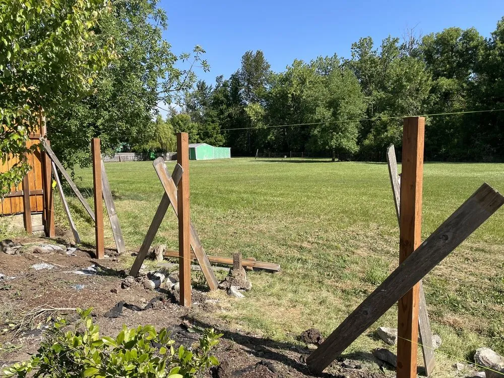 Custom garden landscaping in Springfield, OR by Juan Godoy’s Landscape and Cleaning Services