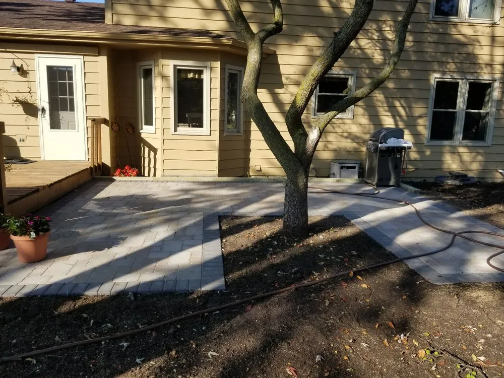 Trusted lawn care service in Aurora, IL by Juan Lopez Tree Service