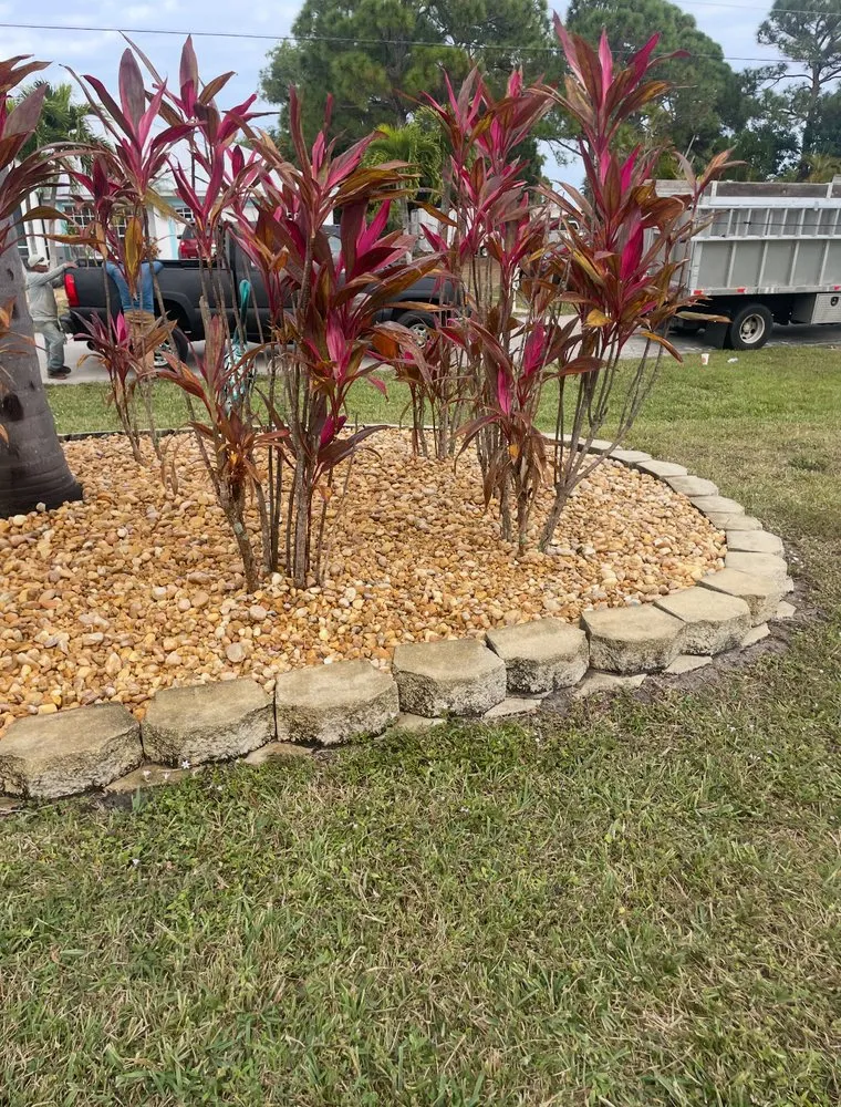 Affordable lawn mowing service experts serving Stuart, FL - Juan Perez Lawn And Tree Service