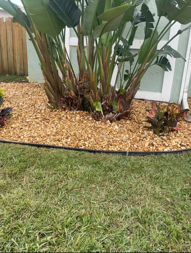 Professional lawn care service experts serving Stuart, FL - Juan Perez Lawn And Tree Service