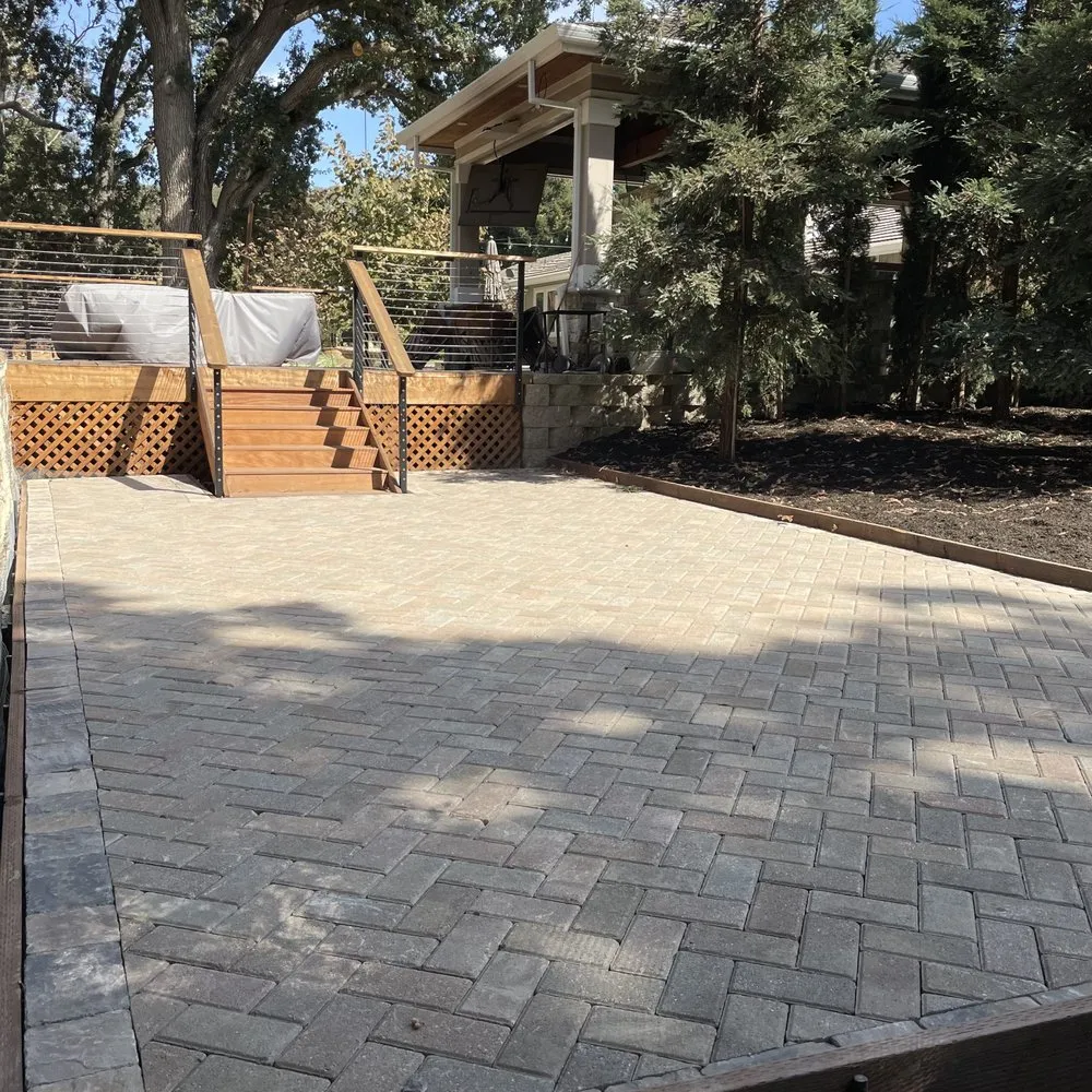 Professional yard maintenance in Clayton, CA by Juan Rios Landscaping