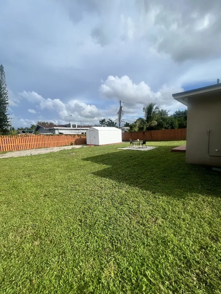 Professional lawn care service experts serving Miami, FL - Juan Tree services and Landscaping