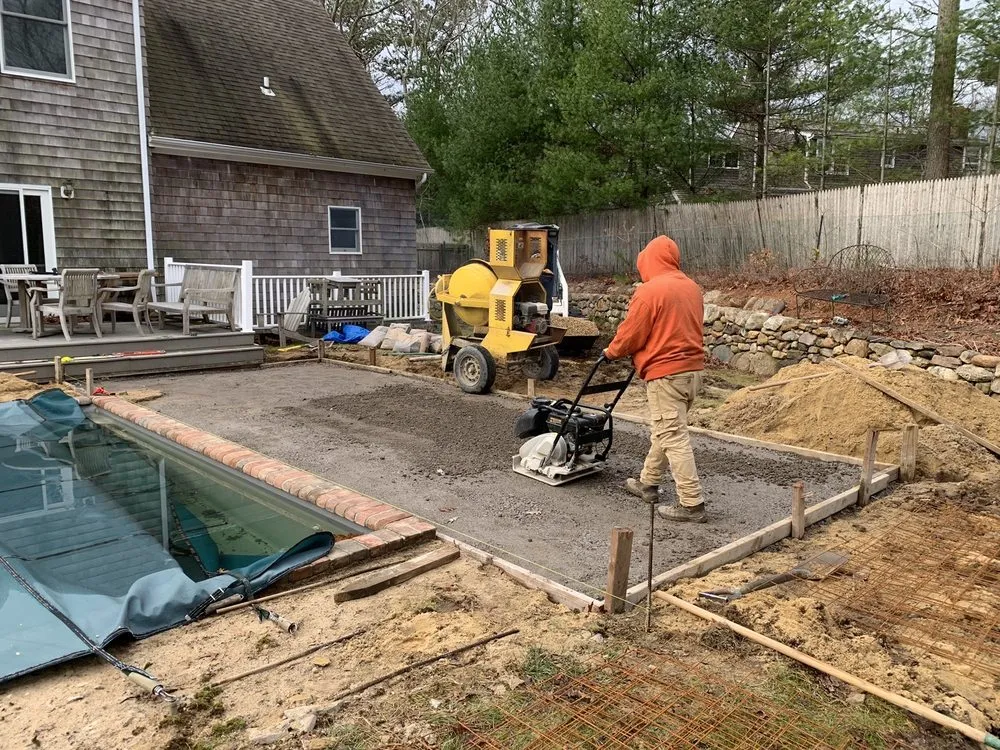 Professional yard cleanup service experts serving East Hampton, NY - Juan Vargas Landscaping